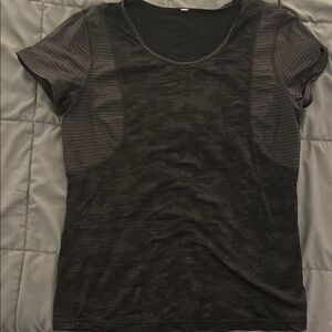 Lululemon top
